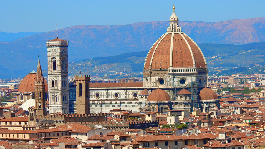 Voyage à moto en Toscane, vue de Florence et de sa cathédrale
